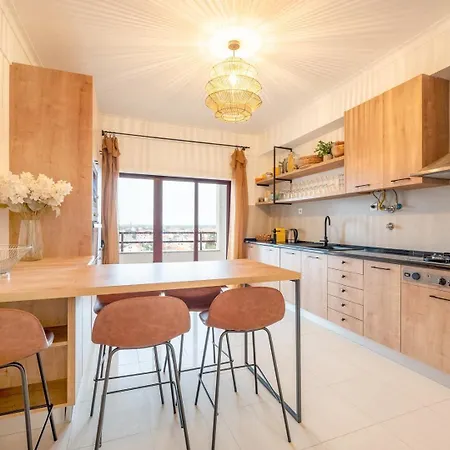 Апартаменты Guestready - A Tasteful In Caparica *
